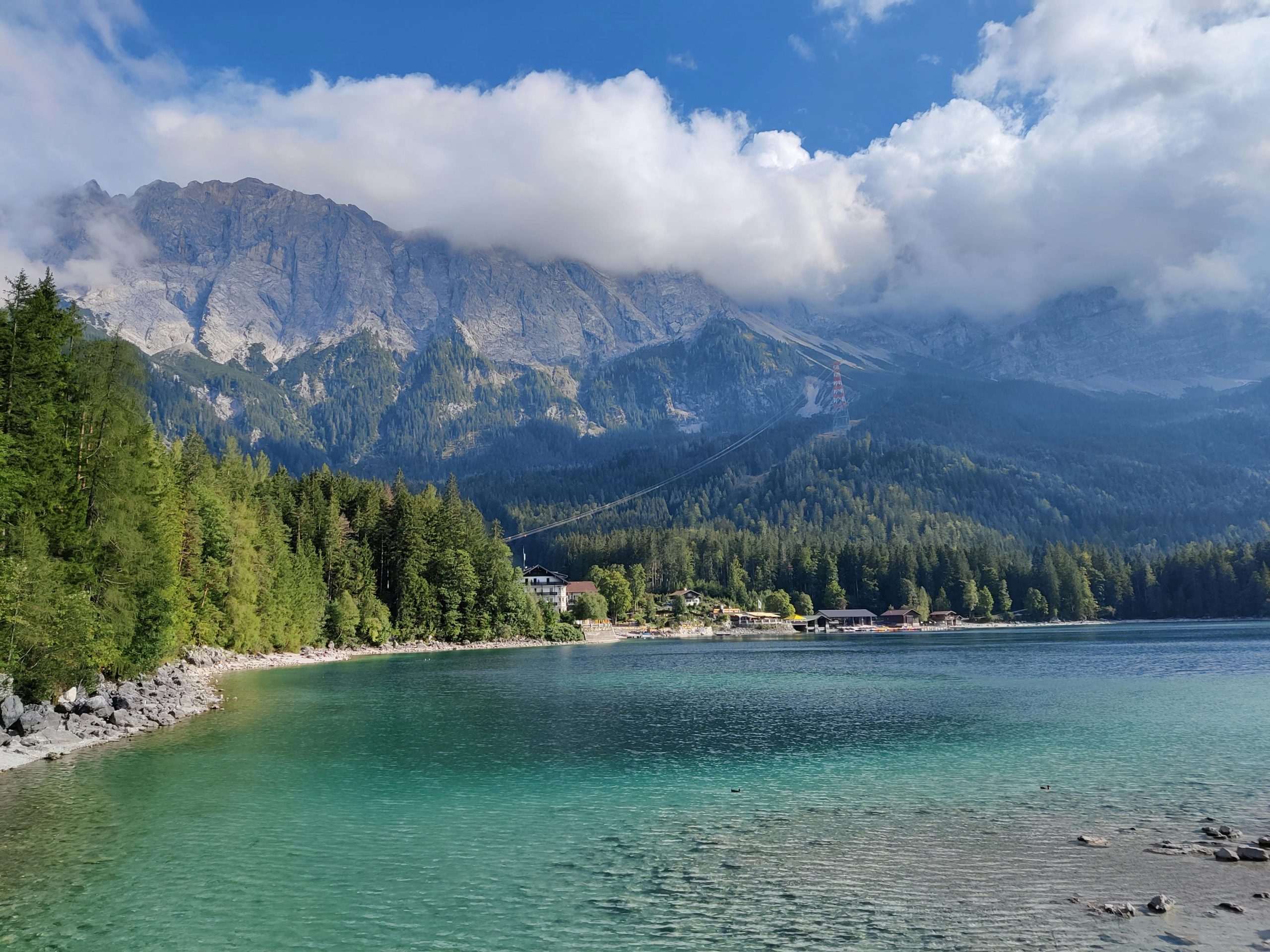 Alpensee und Bergnatur – Inspiration für natürliche Parfums, Duftproben und Abfüllungen bei Nischenduft.ch